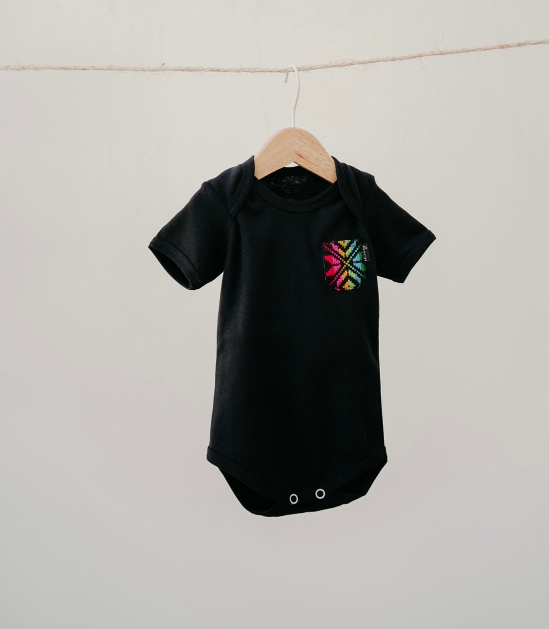 Pañalero negro bolsillo negro mexicano