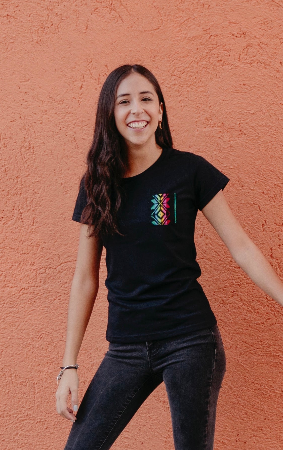 Playera Dama negra con bolsillo negro